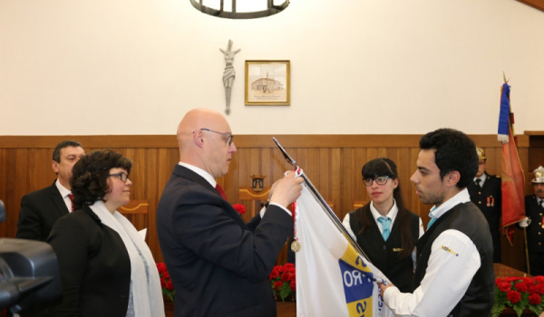 ESPROSER distinguida com a medalha de mérito pelo trabalho na formação e educação dos jovens
